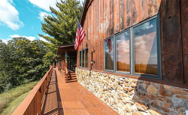 $2,700,000 | 1 Tara Point Drive, Grafton, IL 62037