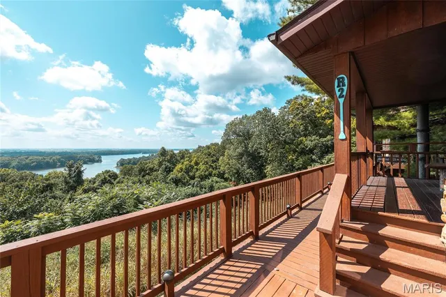 $2,700,000 | 1 Tara Point Drive, Grafton, IL 62037