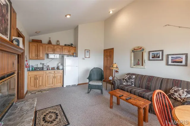 $2,700,000 | 1 Tara Point Drive, Grafton, IL 62037