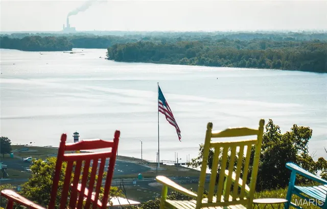 $2,700,000 | 1 Tara Point Drive, Grafton, IL 62037