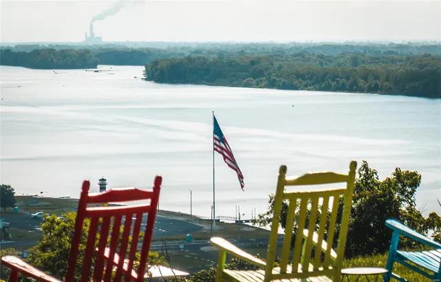 $2,700,000 | 1 Tara Point Drive, Grafton, IL 62037