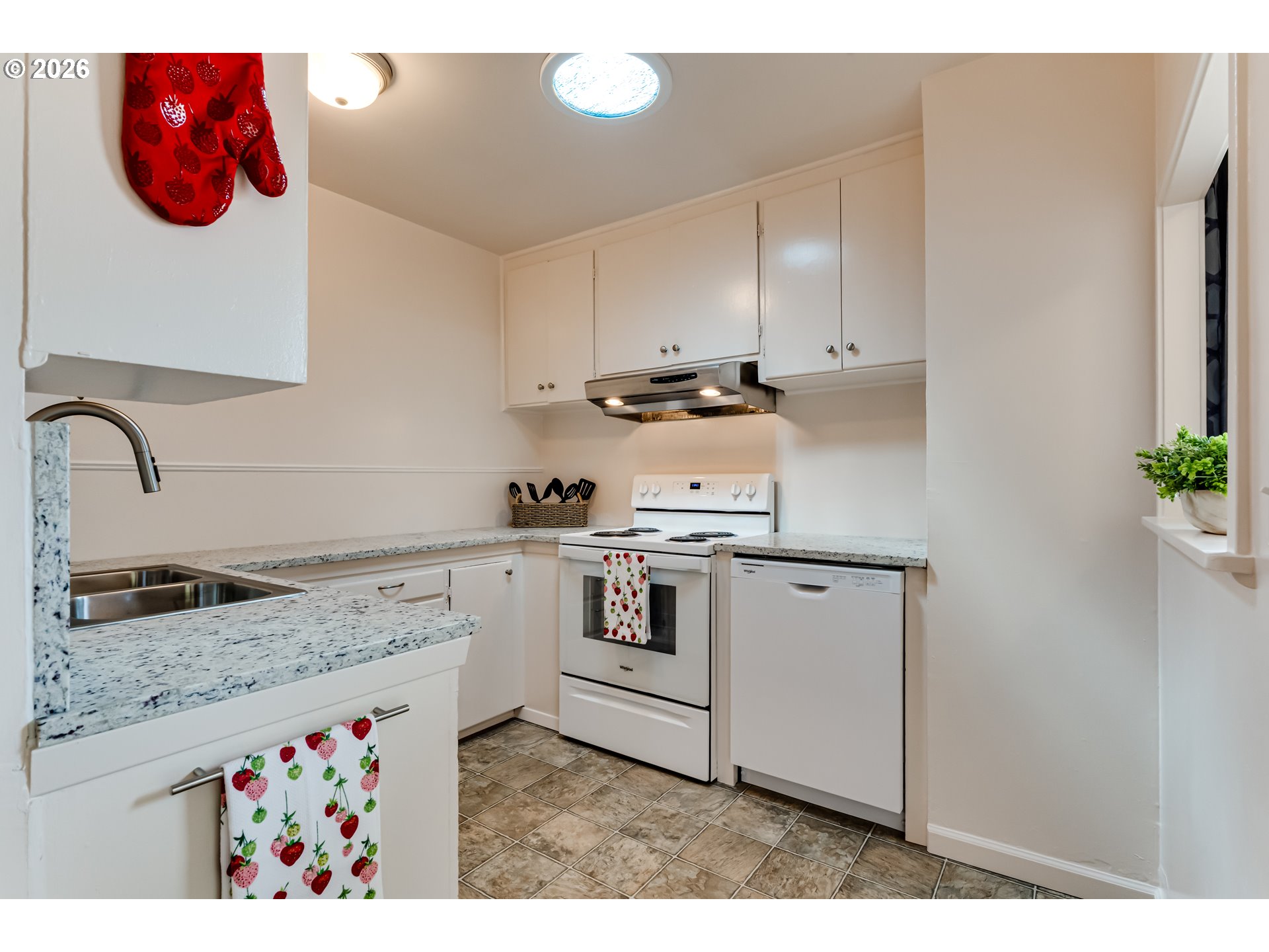 1871 G Street Springfield, OR 97477 - Photo 15 of 48
