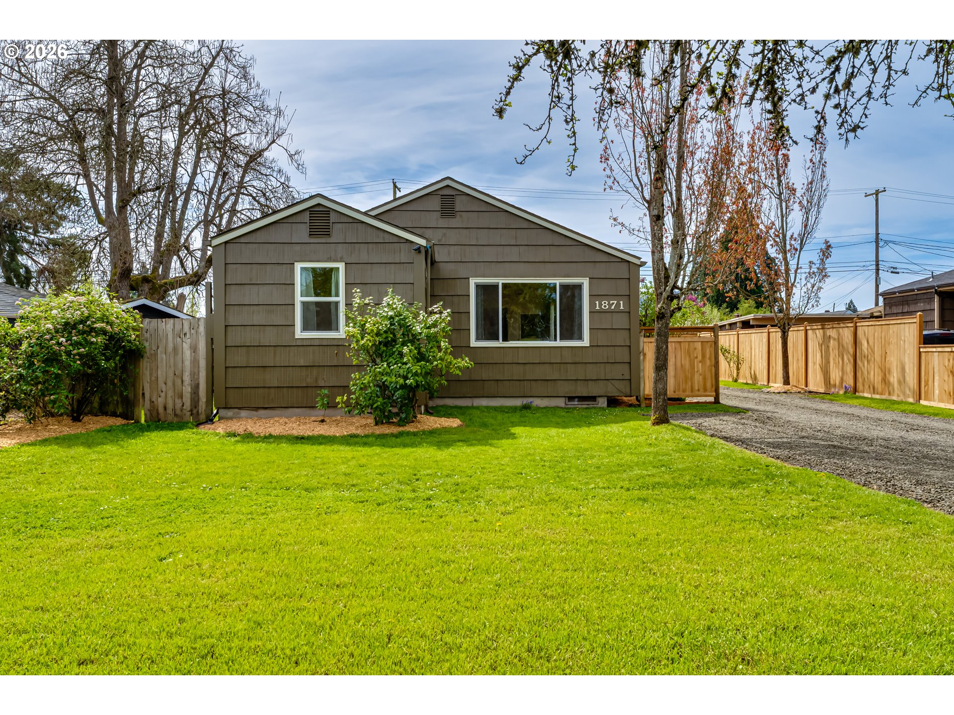 1871 G Street Springfield, OR 97477 - Photo 2 of 48
