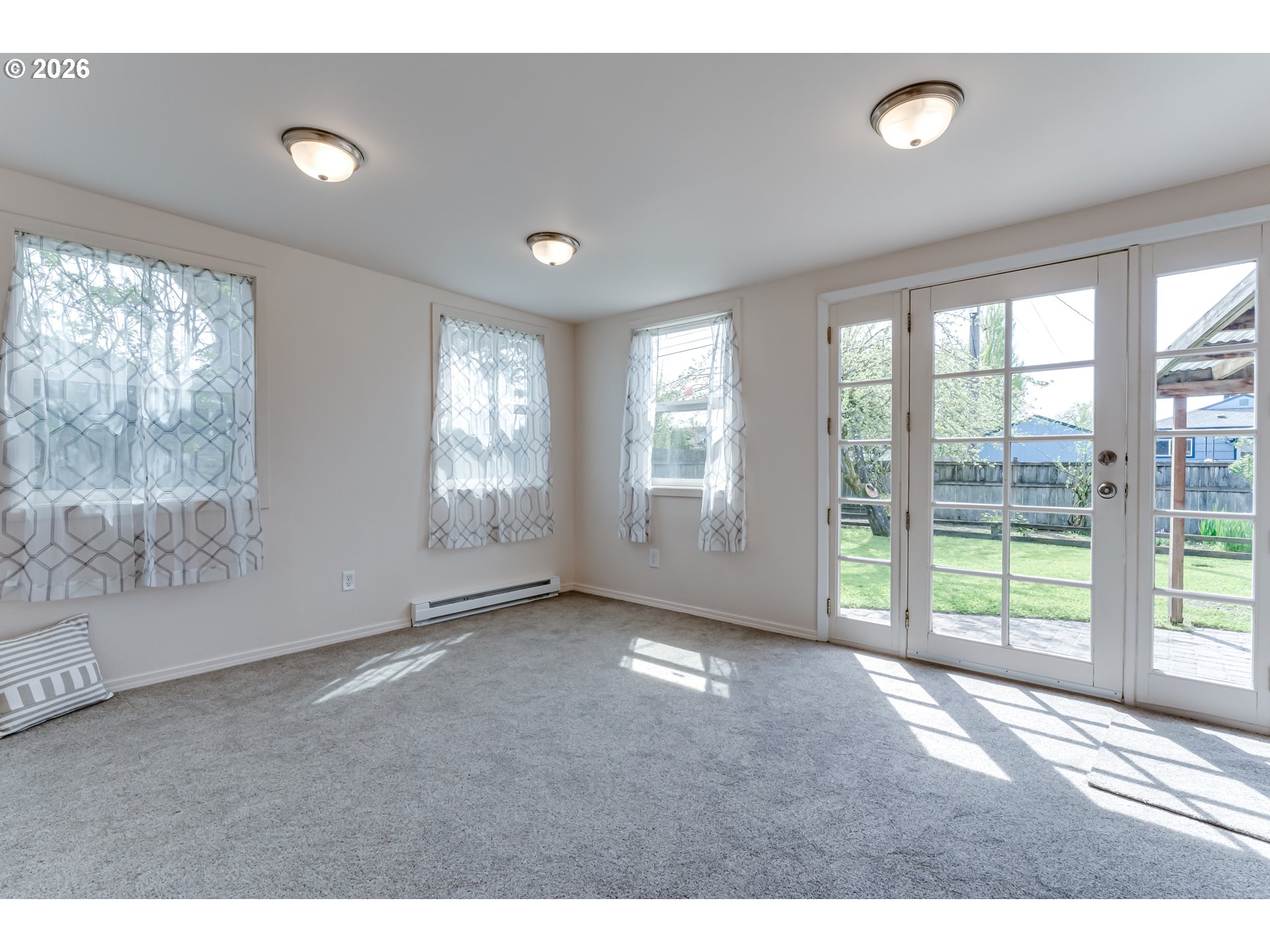 1871 G Street Springfield, OR 97477 - Photo 22 of 48 Family Room