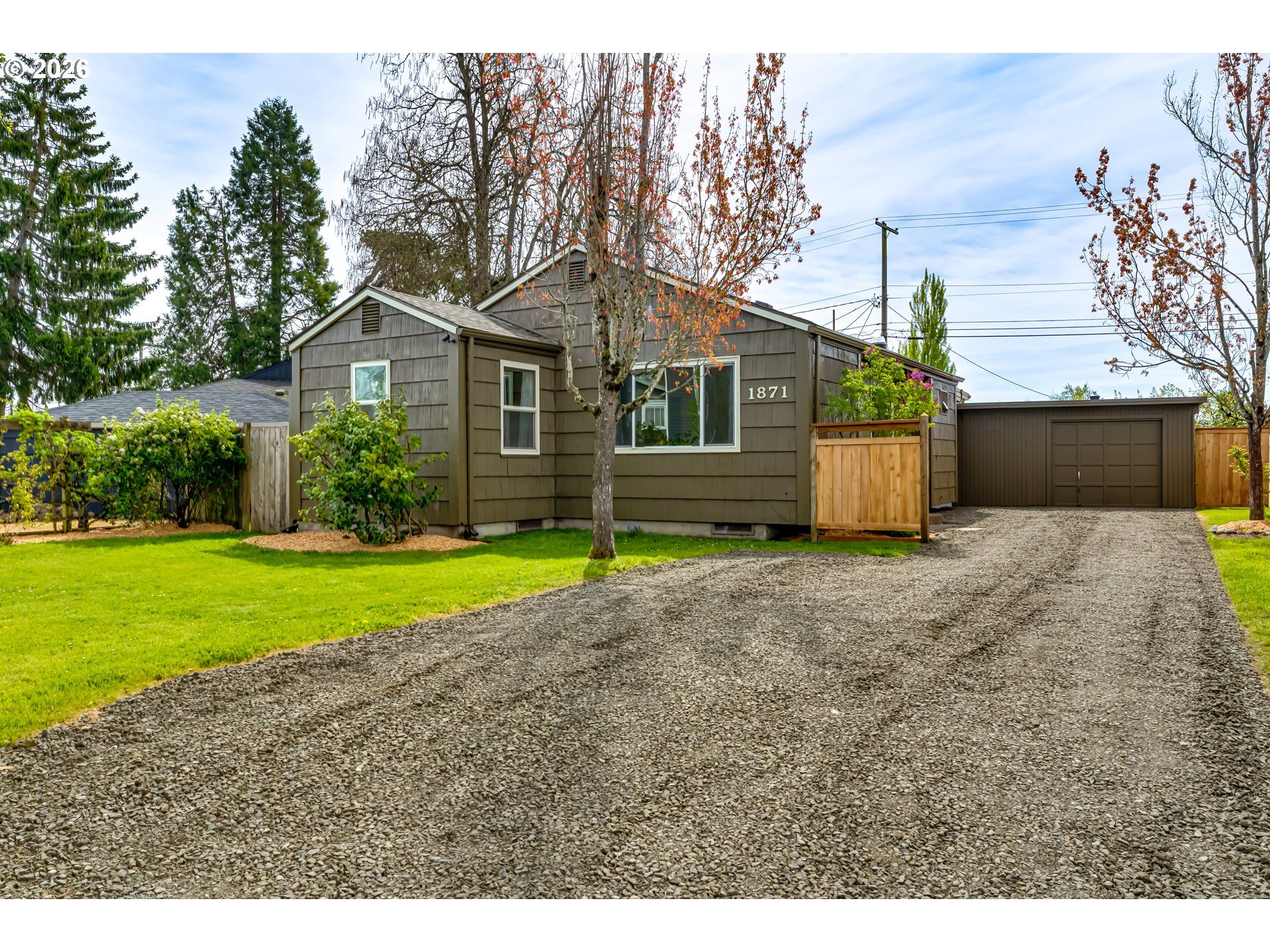1871 G Street Springfield, OR 97477 - Photo 3 of 48