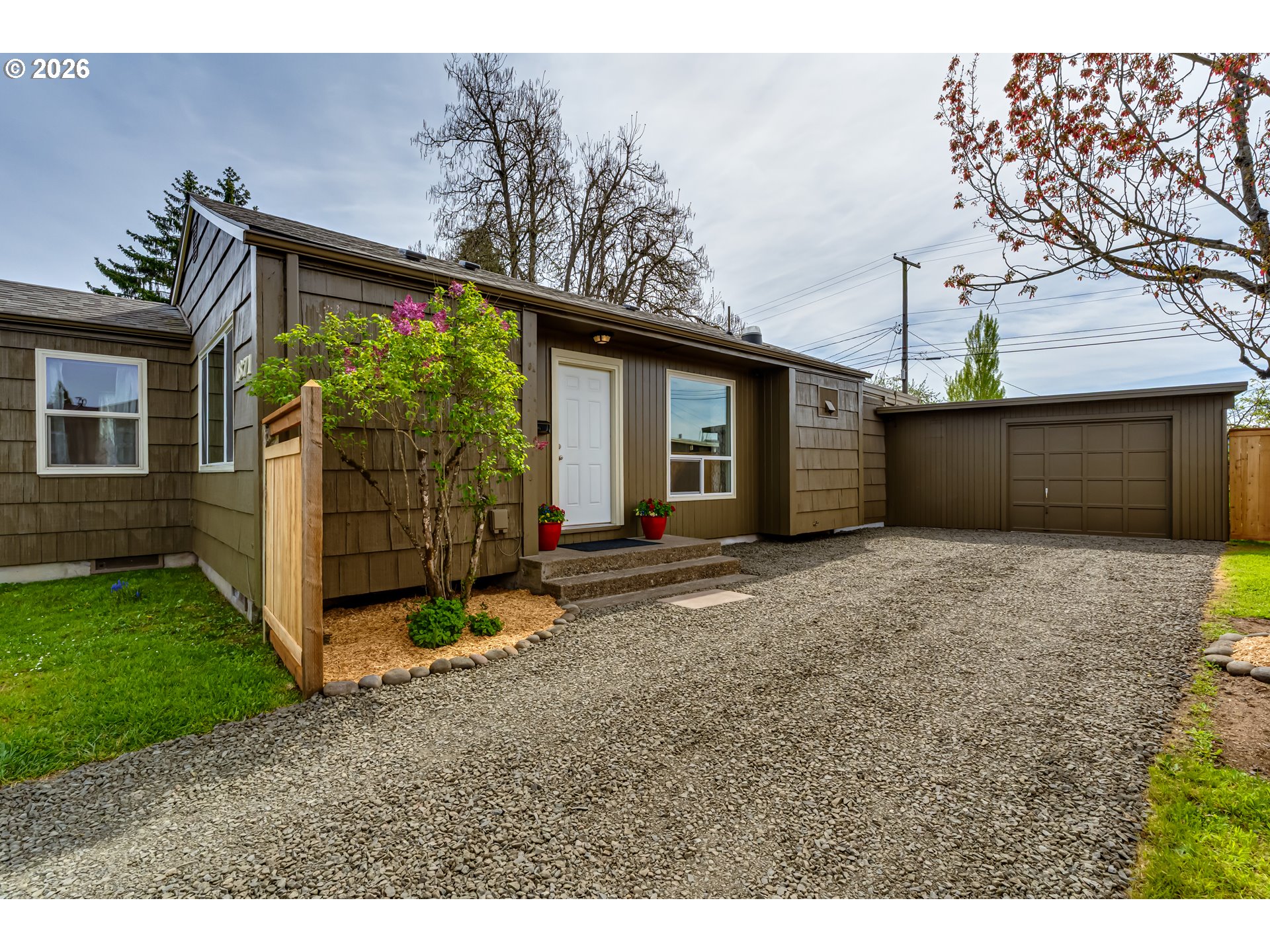 1871 G Street Springfield, OR 97477 - Photo 5 of 48