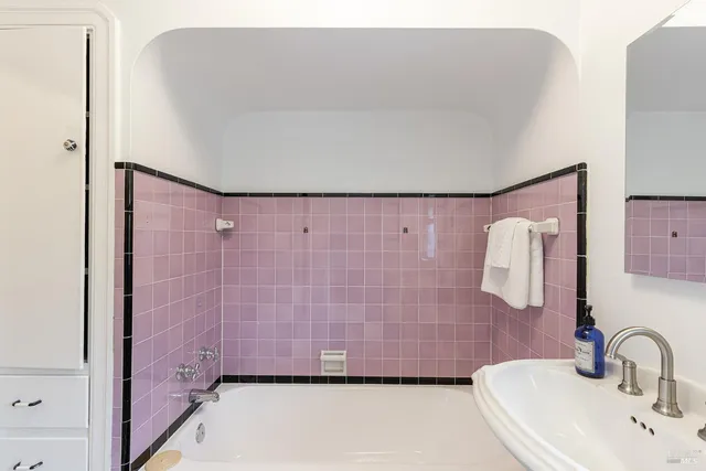 $1,125,000 | 420 Montgomery Street, Napa, CA 94559