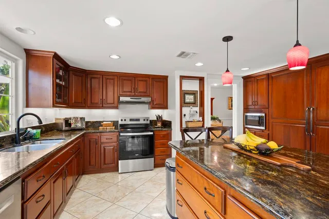 $1,598,000 | 4627 Huggins Street, University City, CA 92122