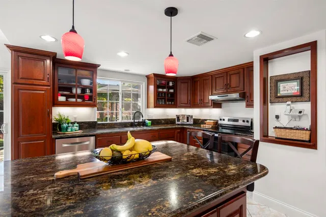 $1,598,000 | 4627 Huggins Street, University City, CA 92122