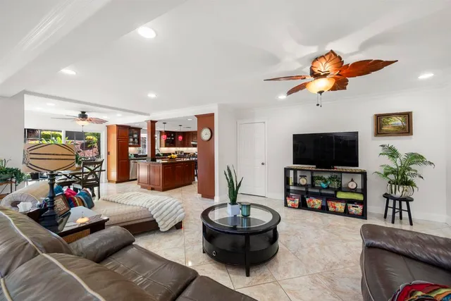 $1,598,000 | 4627 Huggins Street, University City, CA 92122