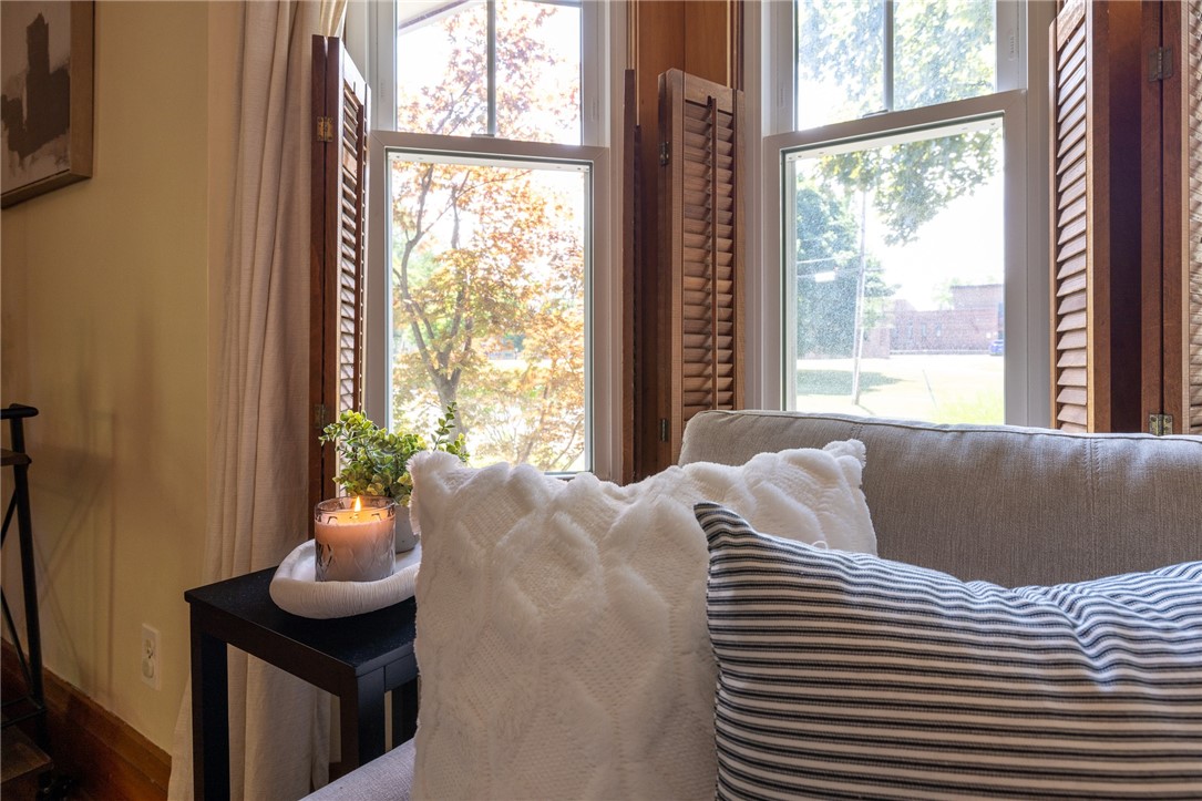 276 Hillside Avenue Rochester, NY 14610 - Photo 11 of 48