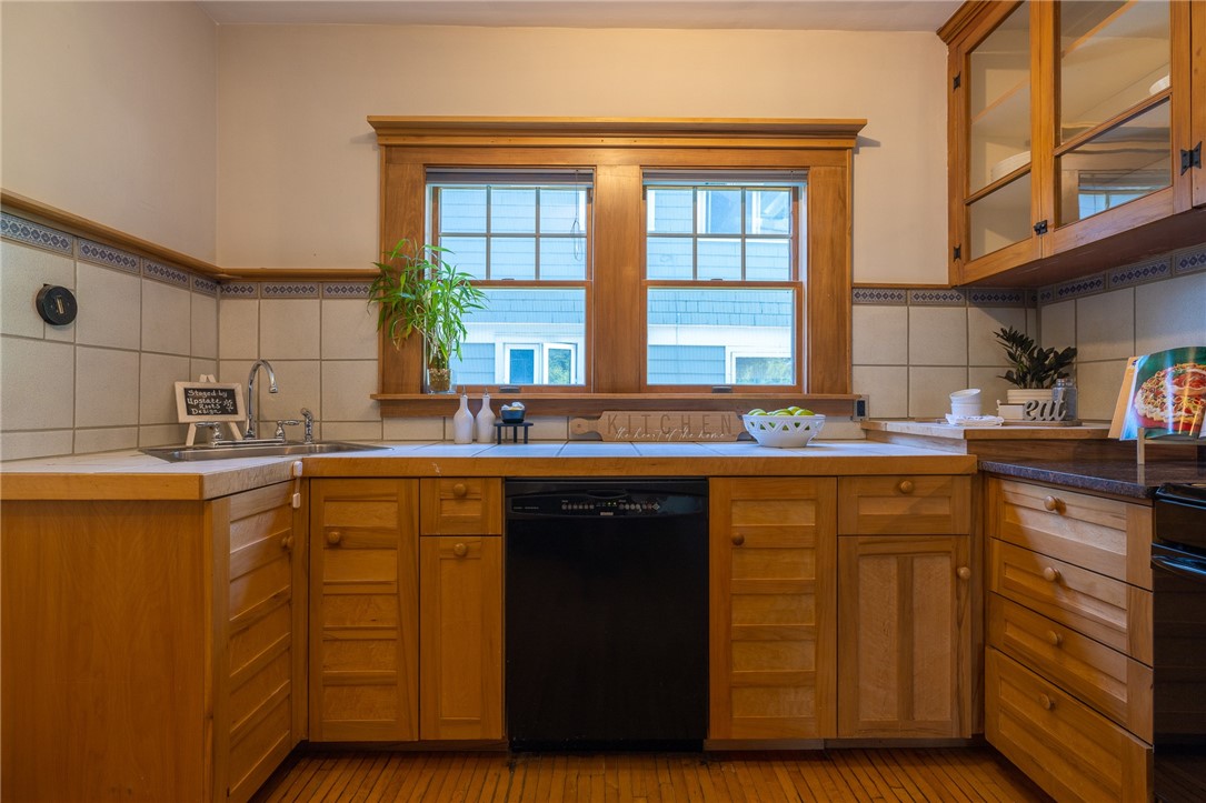 276 Hillside Avenue Rochester, NY 14610 - Photo 24 of 48