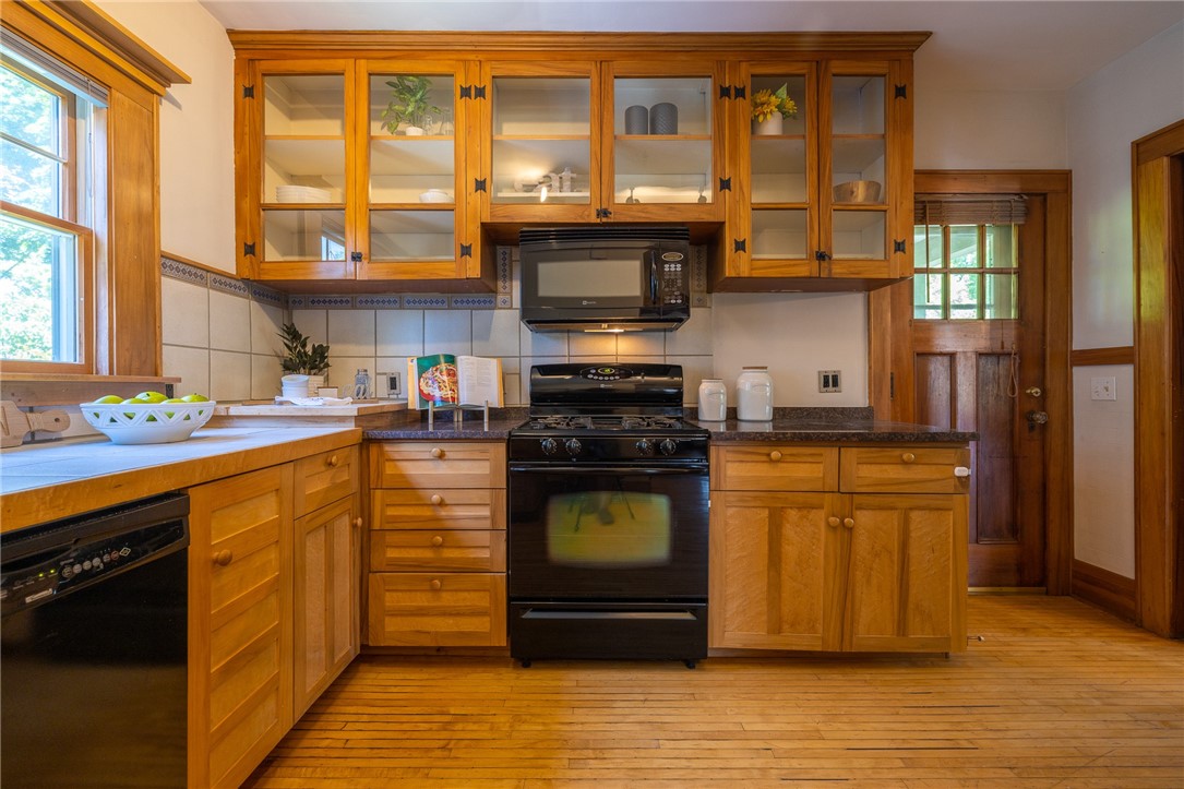 276 Hillside Avenue Rochester, NY 14610 - Photo 25 of 48