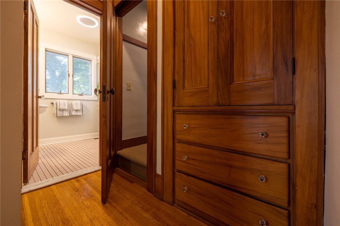 276 Hillside Avenue Rochester, NY 14610 - Photo 33 of 48