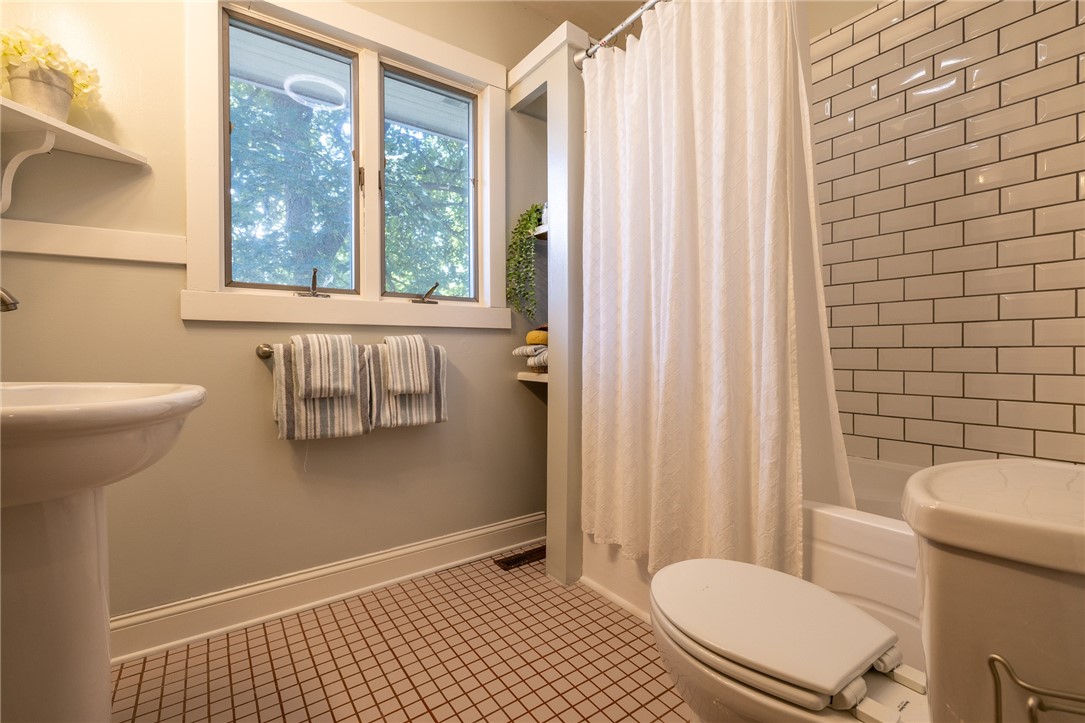 276 Hillside Avenue Rochester, NY 14610 - Photo 41 of 48