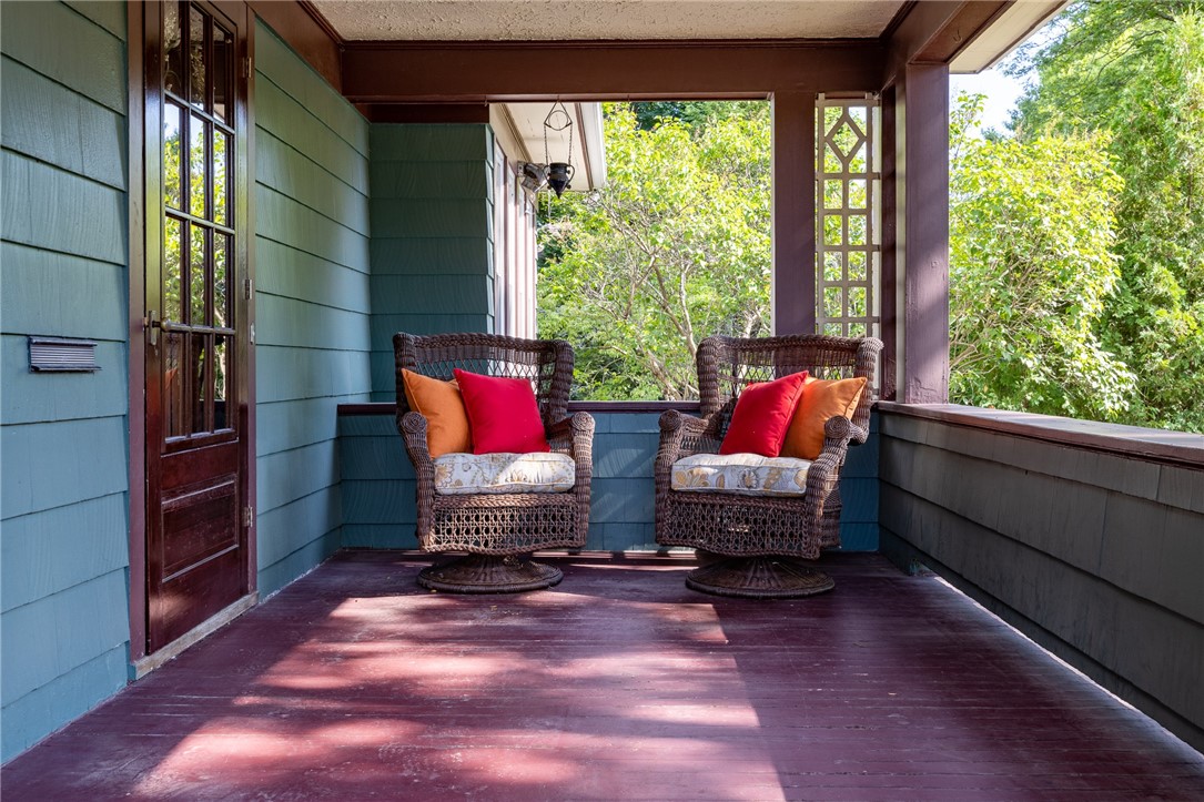 276 Hillside Avenue Rochester, NY 14610 - Photo 6 of 48