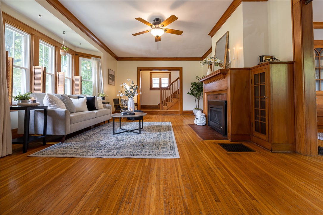 276 Hillside Avenue Rochester, NY 14610 - Photo 8 of 48