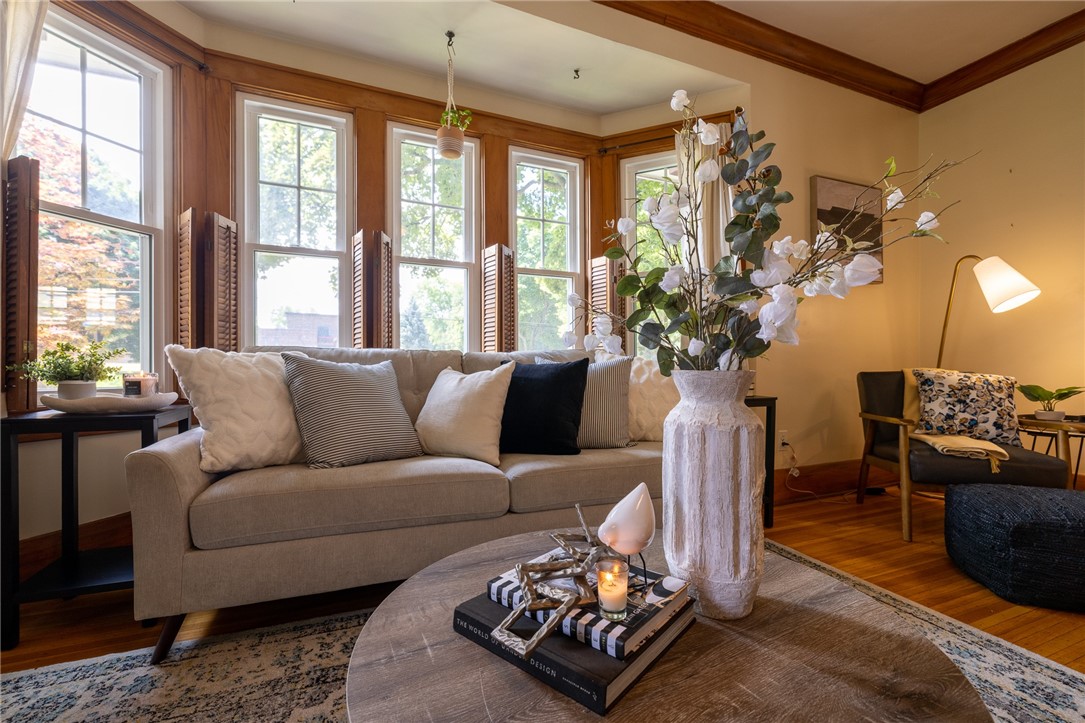 276 Hillside Avenue Rochester, NY 14610 - Photo 10 of 48