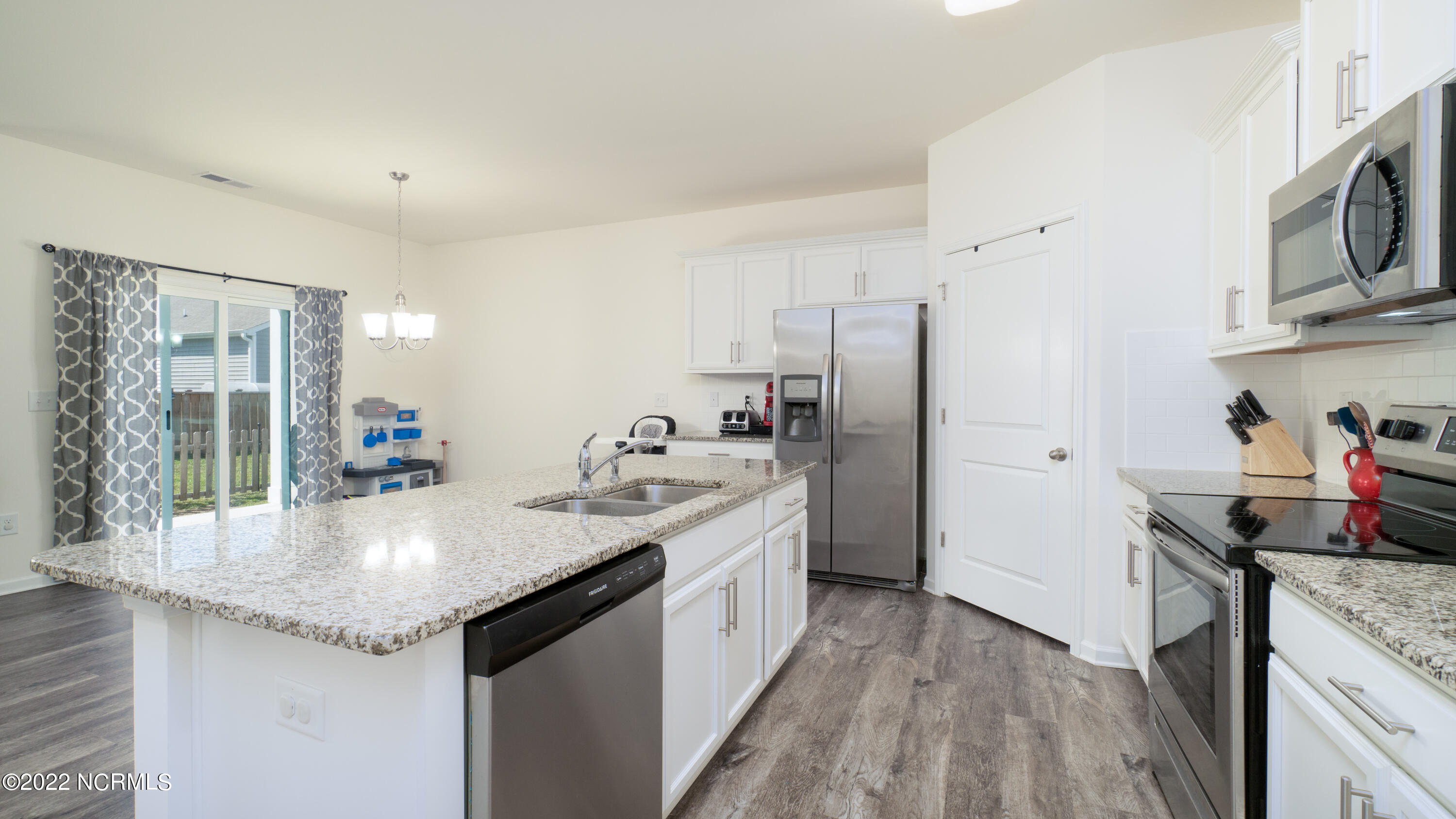 322 Frida Road New Bern, NC 28560 - Photo 10 of 29 3-16