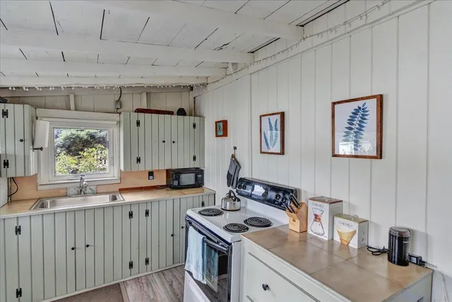 $285,000 | 220 Way Lane, Bridport, VT 05734