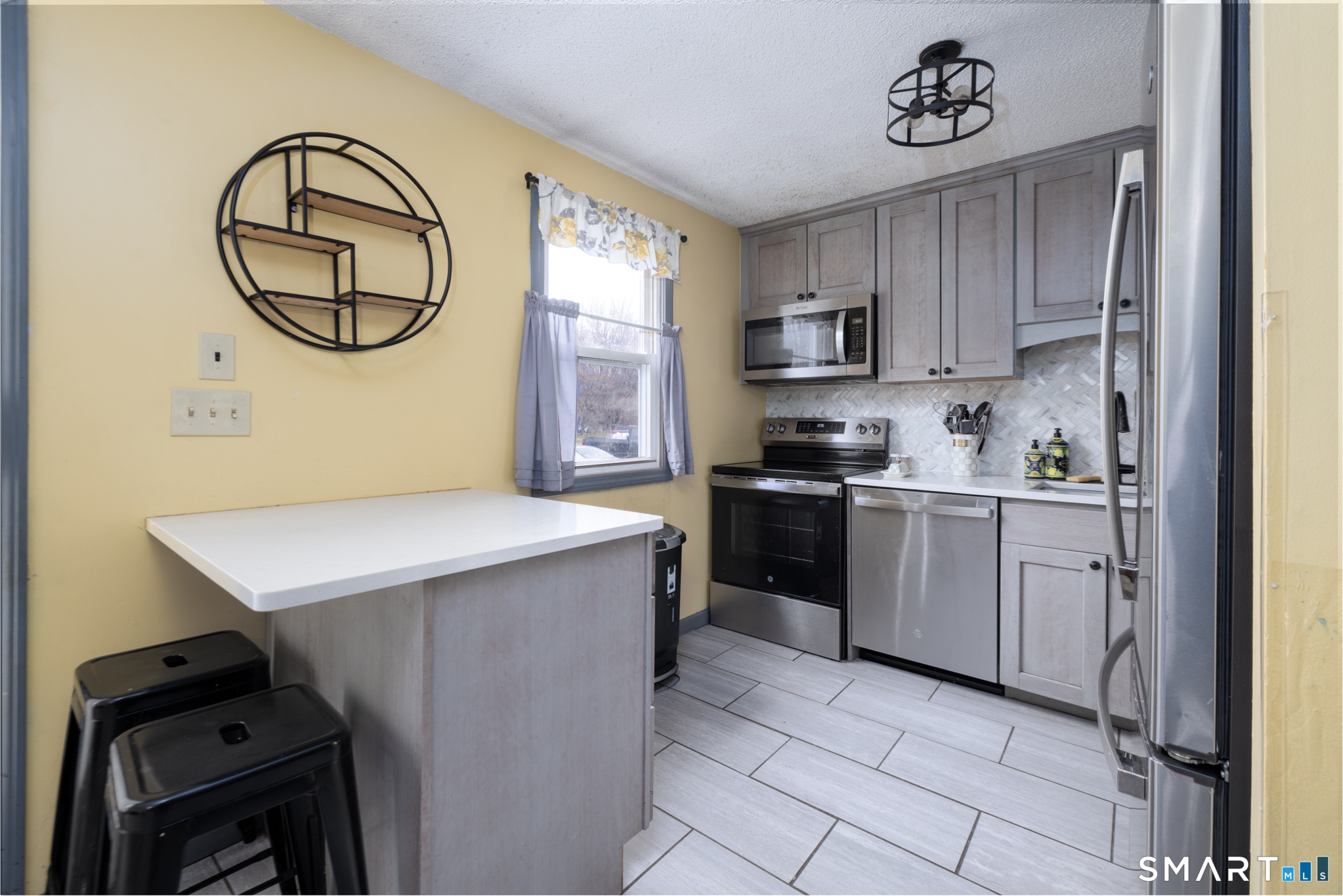 89 Nicholas Drive, Unit 89 Bristol, CT 06010 - Photo 4 of 20