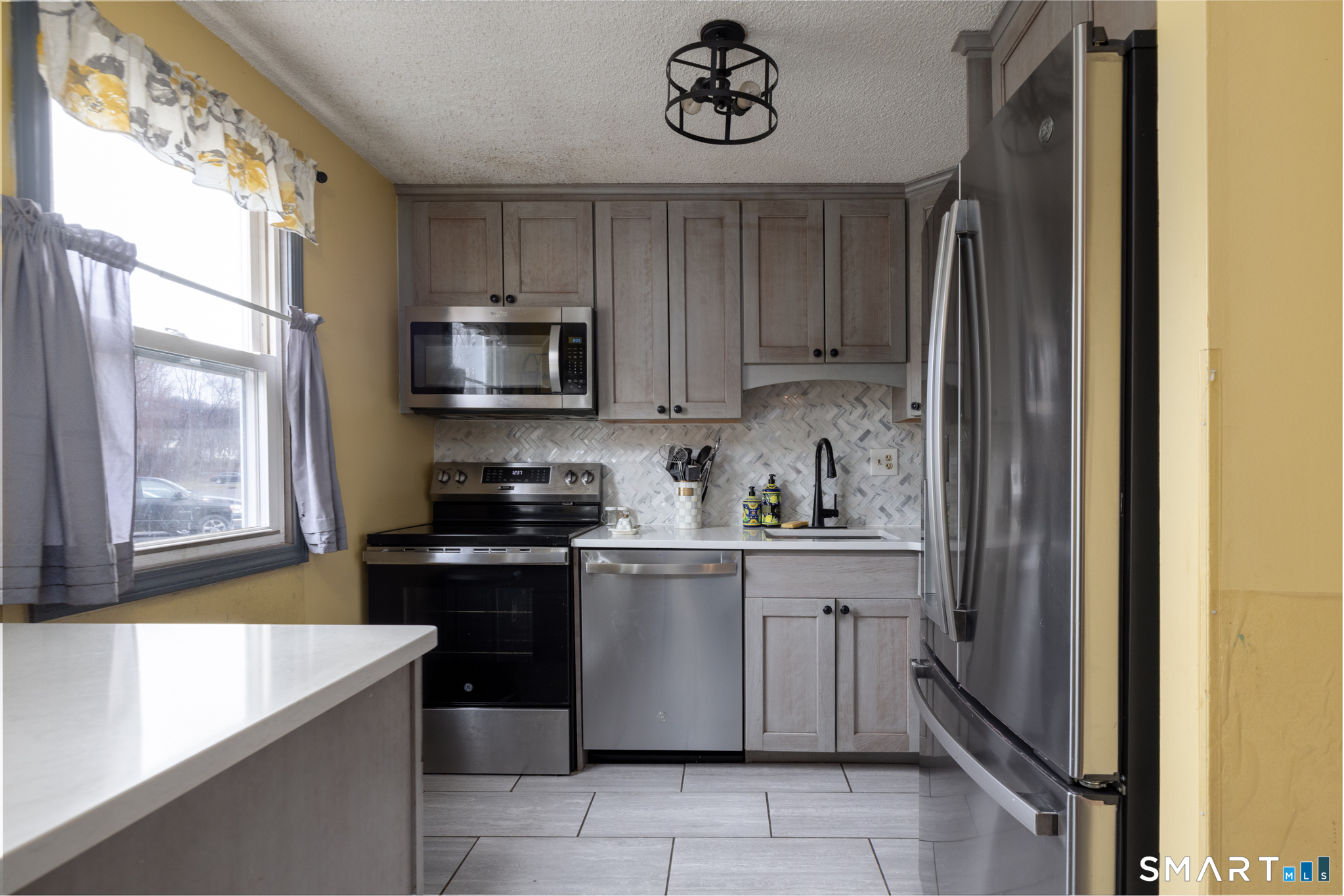 89 Nicholas Drive, Unit 89 Bristol, CT 06010 - Photo 5 of 20