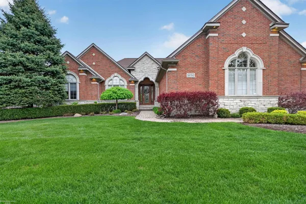 $899,900 | 62734 Morningside Drive, Washington, MI 48094