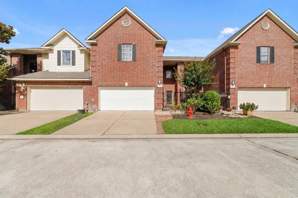 $2,700 | 1408 South Friendswood Drive, Unit 804, Friendswood, TX 77546