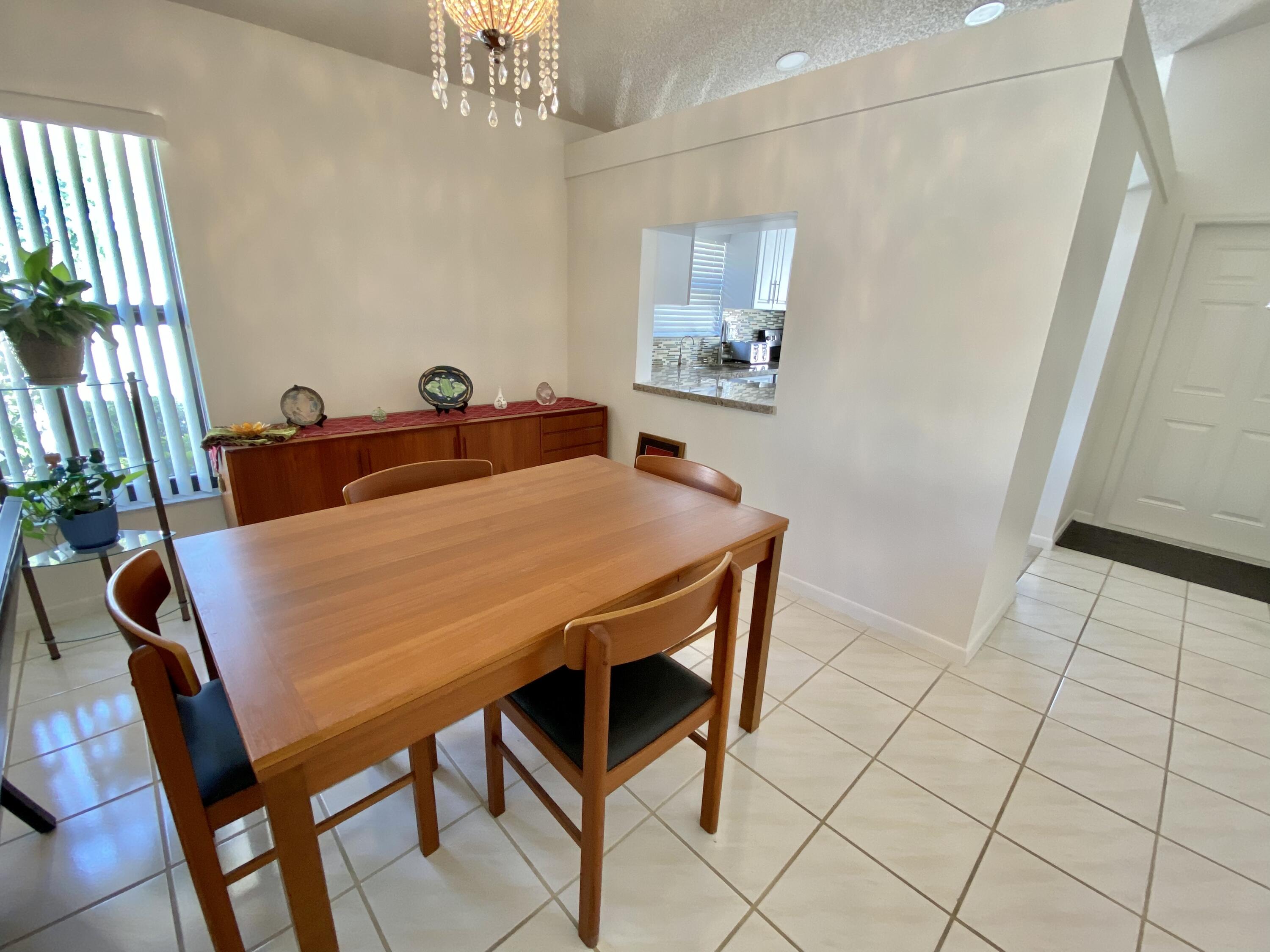 8155 Summerbreeze Lane Boca Raton, FL 33496 - Photo 11 of 26 775776FE-5D0B-40D1-AE47-A9AAECE23378
