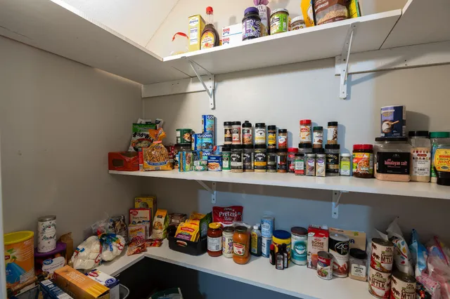 $229,900 | 401 Andrea Lane, Hanahan, SC 29410