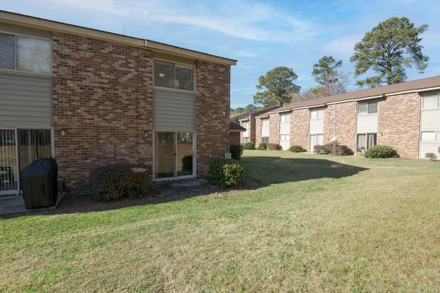 $229,900 | 401 Andrea Lane, Hanahan, SC 29410