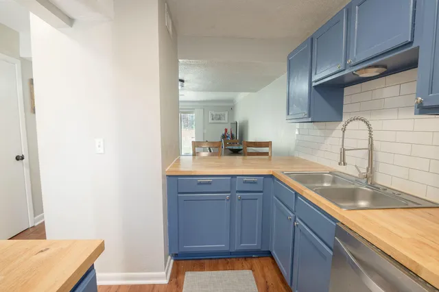 $229,900 | 401 Andrea Lane, Hanahan, SC 29410