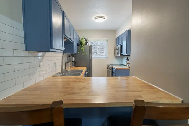 $229,900 | 401 Andrea Lane, Hanahan, SC 29410