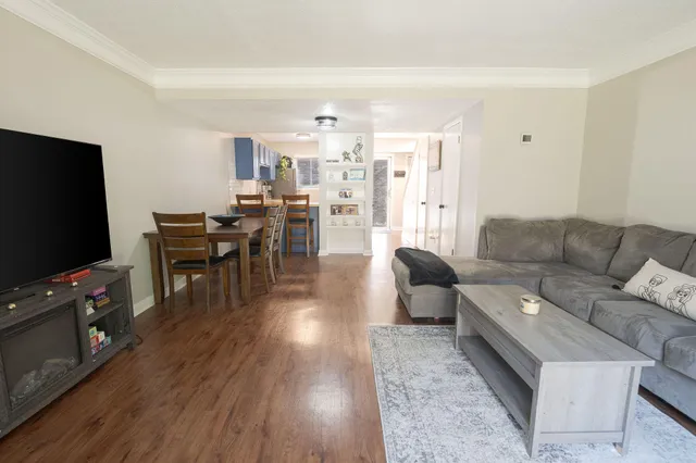 $229,900 | 401 Andrea Lane, Hanahan, SC 29410