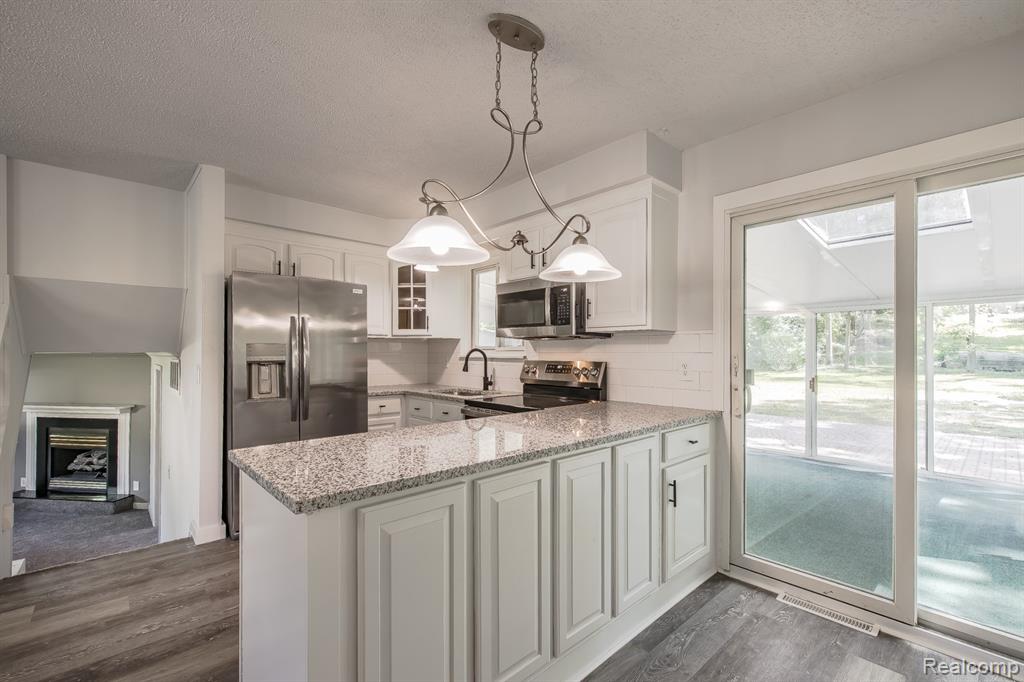 5357 Farm Road Waterford, MI 48327 - Photo 12 of 43