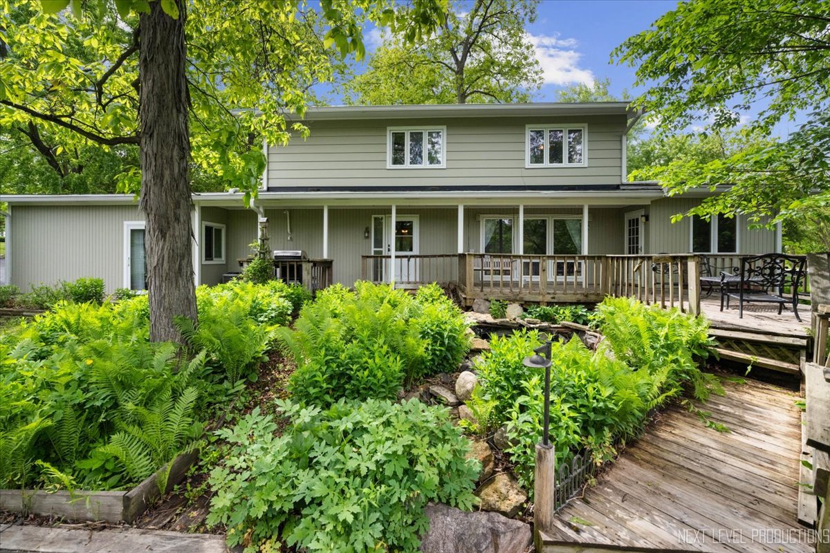 43W542 Thornapple Tree Road Sugar Grove, IL 60554 - Photo 1 of 38 Gallery Image 1