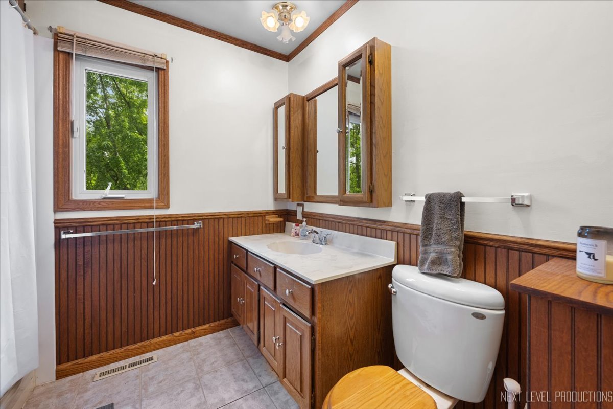 43W542 Thornapple Tree Road Sugar Grove, IL 60554 - Photo 22 of 38 Gallery Image 22