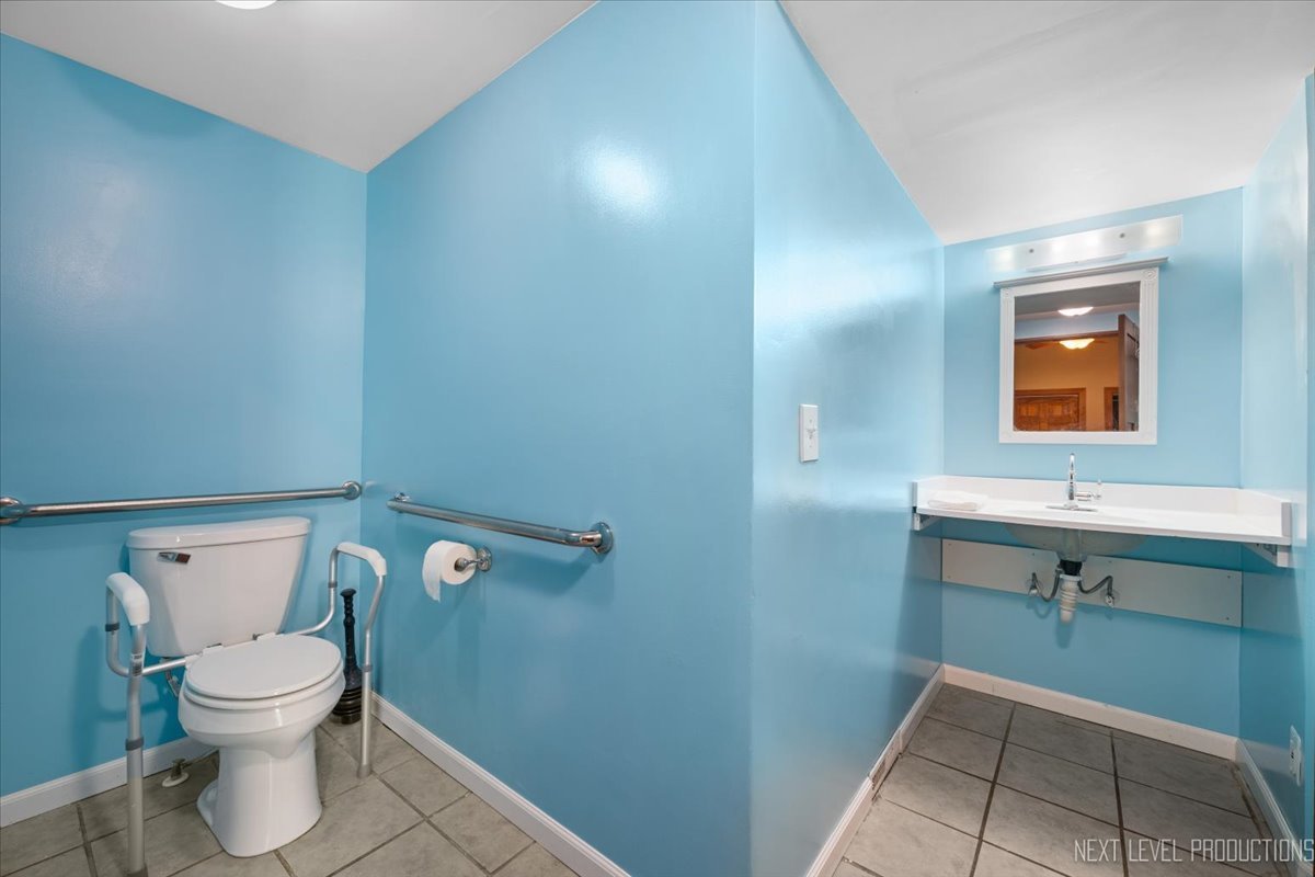 43W542 Thornapple Tree Road Sugar Grove, IL 60554 - Photo 27 of 38 Gallery Image 27