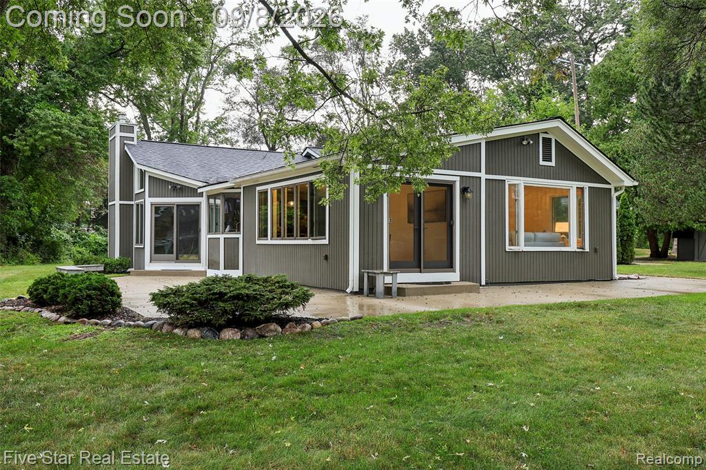 9045 Commerce Road Commerce Township, MI 48382 - Photo 41 of 60 Gallery Image 41