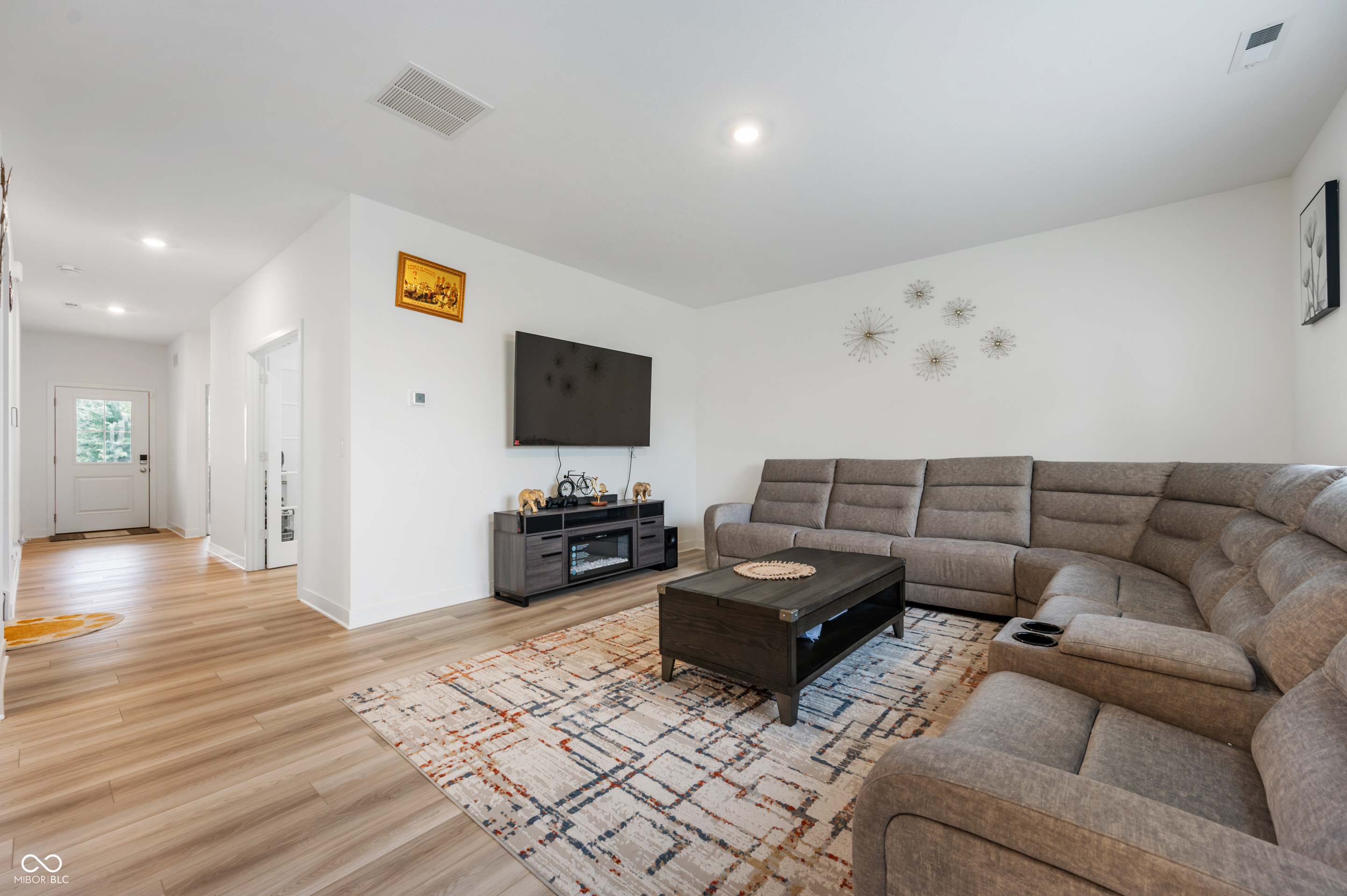 9432 Larson Drive Pendleton, IN 46064 - Photo 5 of 27