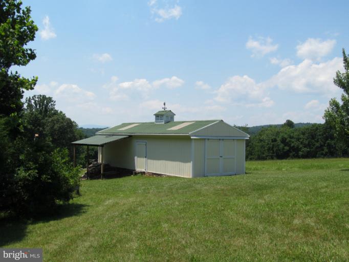 8689 Meadows Road Warrenton, VA 20186 - Photo 3 of 30 Exterior (Rear)