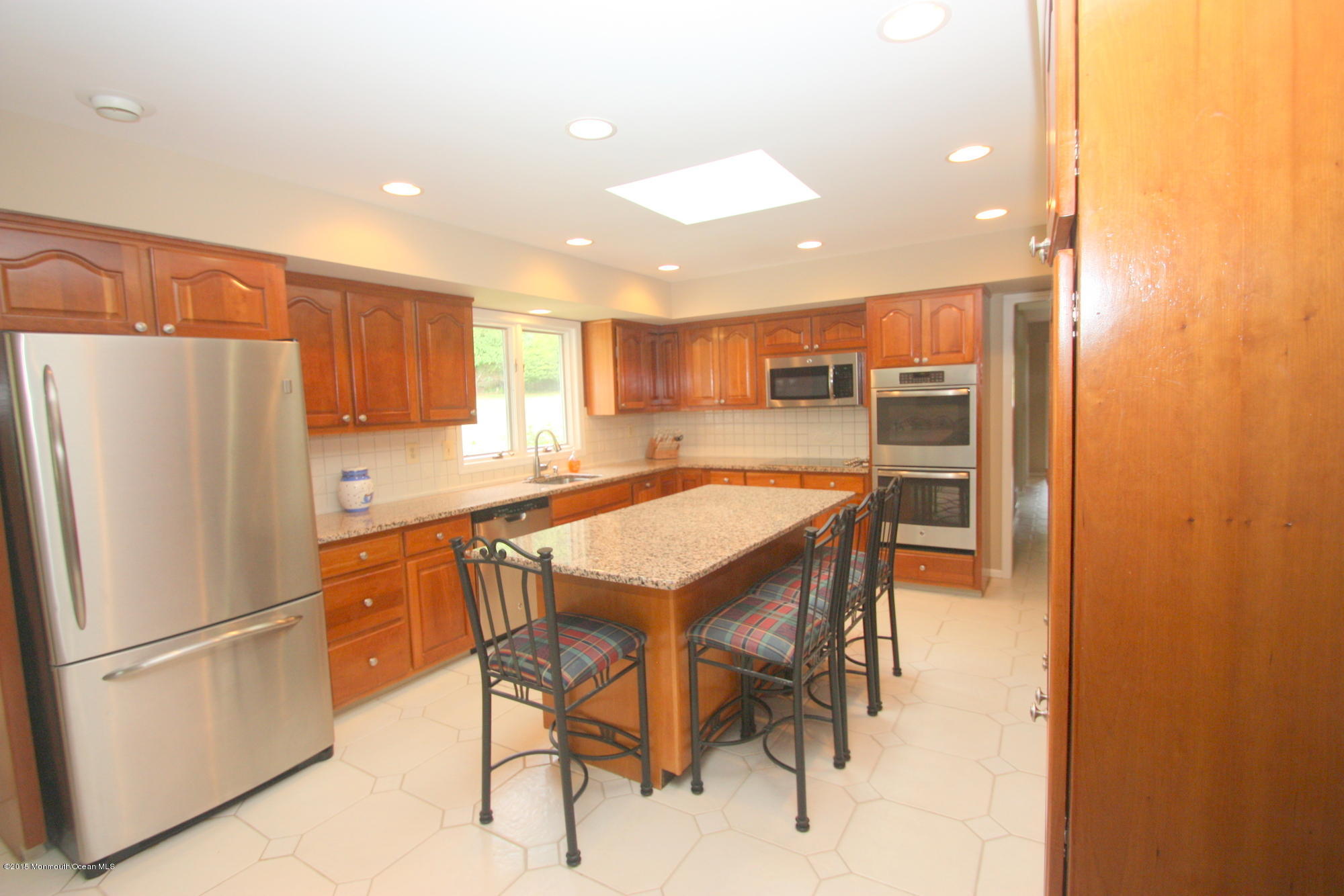 11 Canterbury Court Holmdel, NJ 07733 - Photo 8 of 28 055-062-IMG_2948