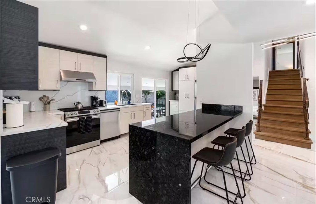 10643 Atlanta Avenue Porter Ranch, CA 91326 - Photo 8 of 27 Gallery Image 8