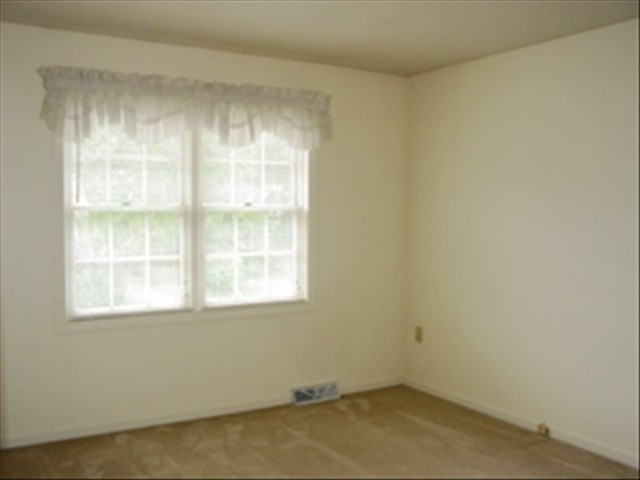 5 Briar Ridge Niskayuna, NY 12309 - Photo 9 of 12 Photo 9