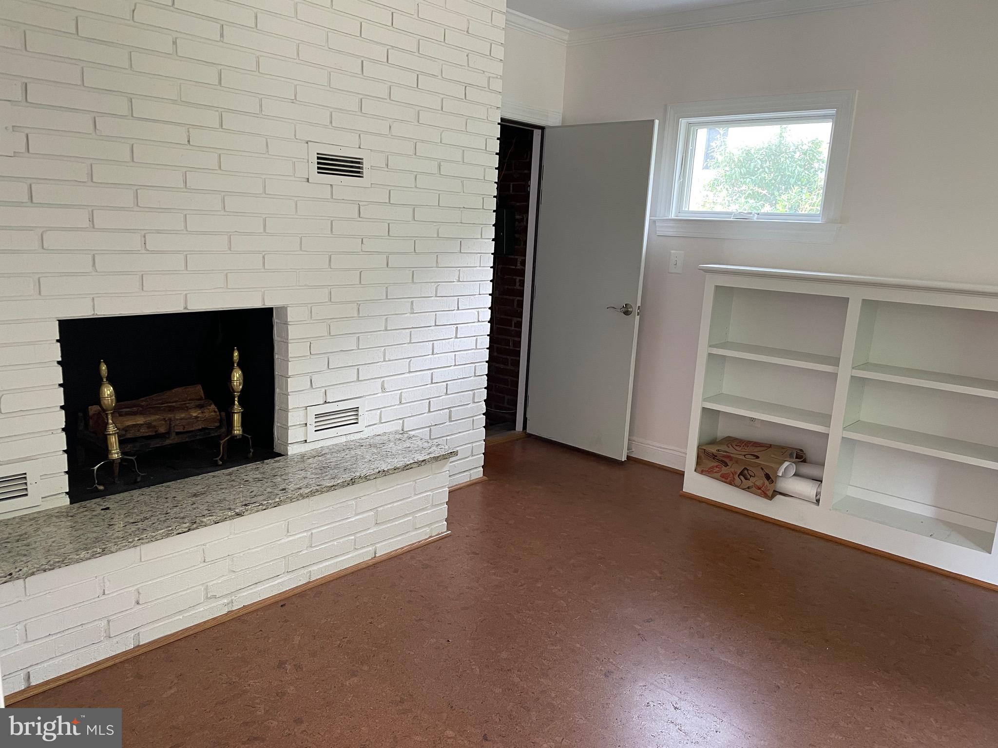 520 Piccadilly Road Towson, MD 21204 - Photo 11 of 27 Family room