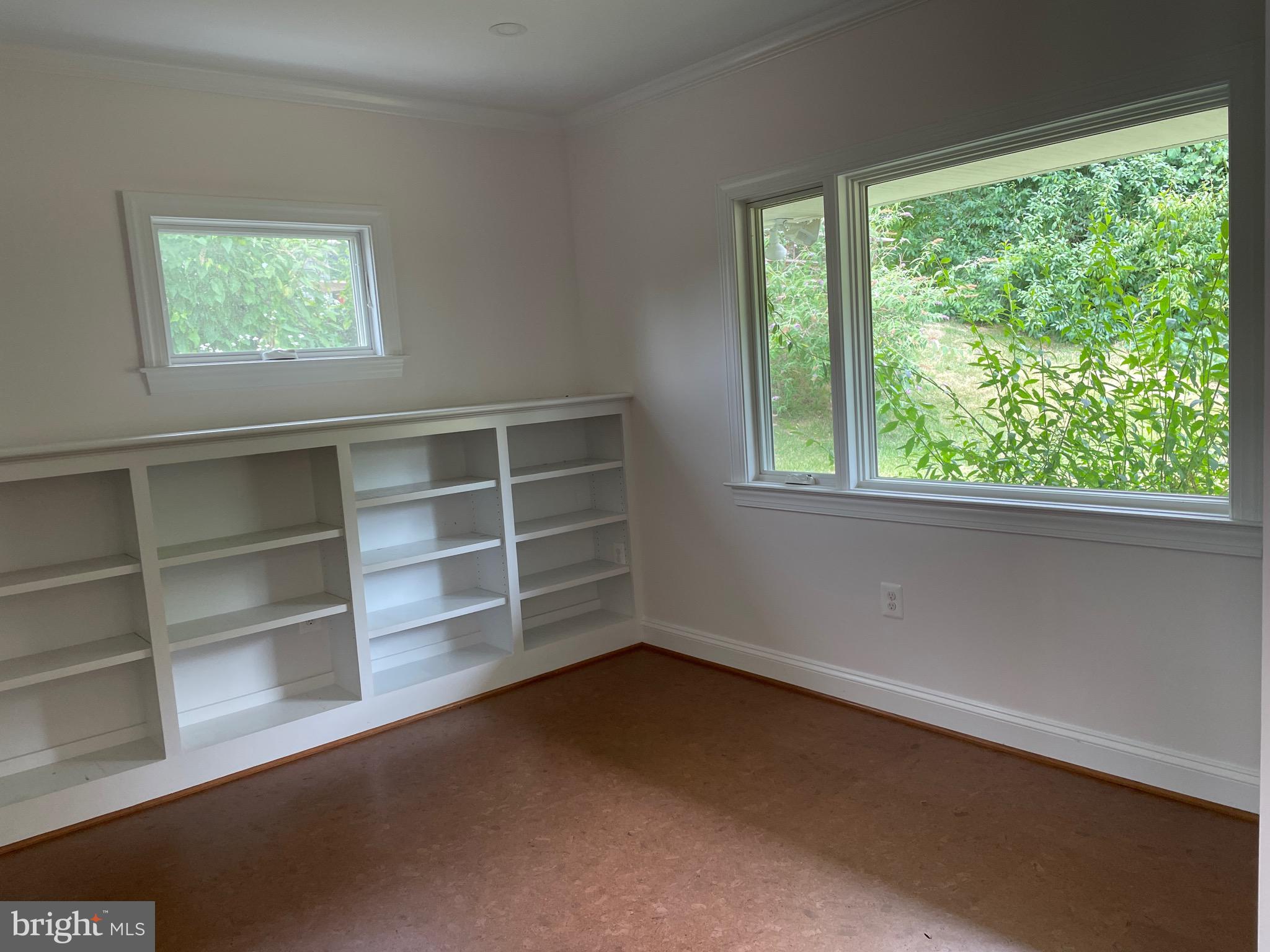 520 Piccadilly Road Towson, MD 21204 - Photo 12 of 27 Family room
