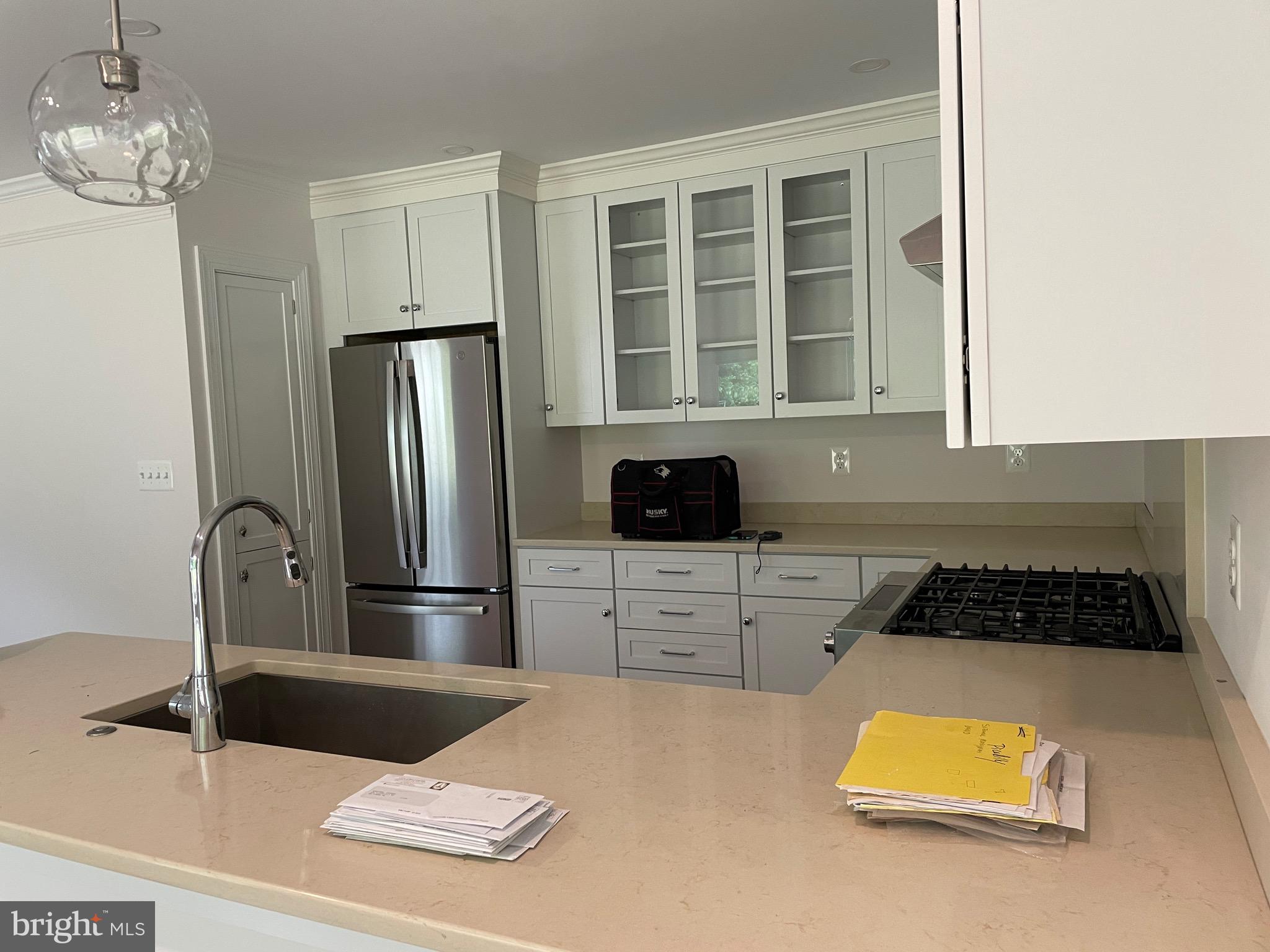 520 Piccadilly Road Towson, MD 21204 - Photo 15 of 27 Quartz counters. Gas cooking