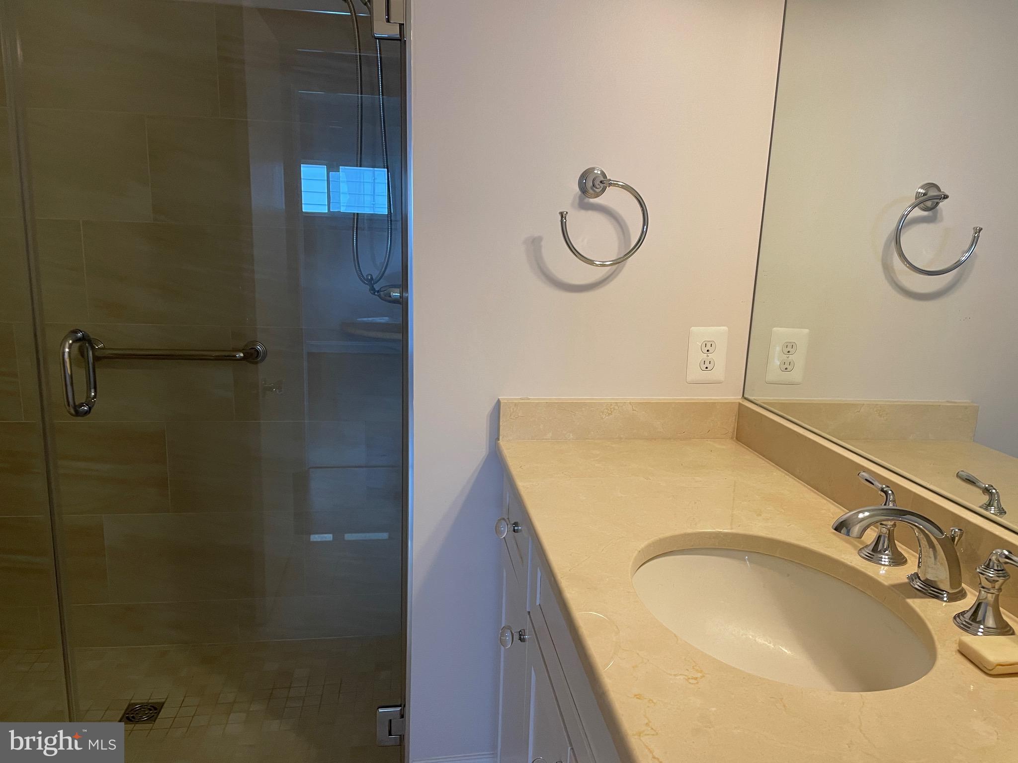 520 Piccadilly Road Towson, MD 21204 - Photo 22 of 27 Hall bathroom with shower