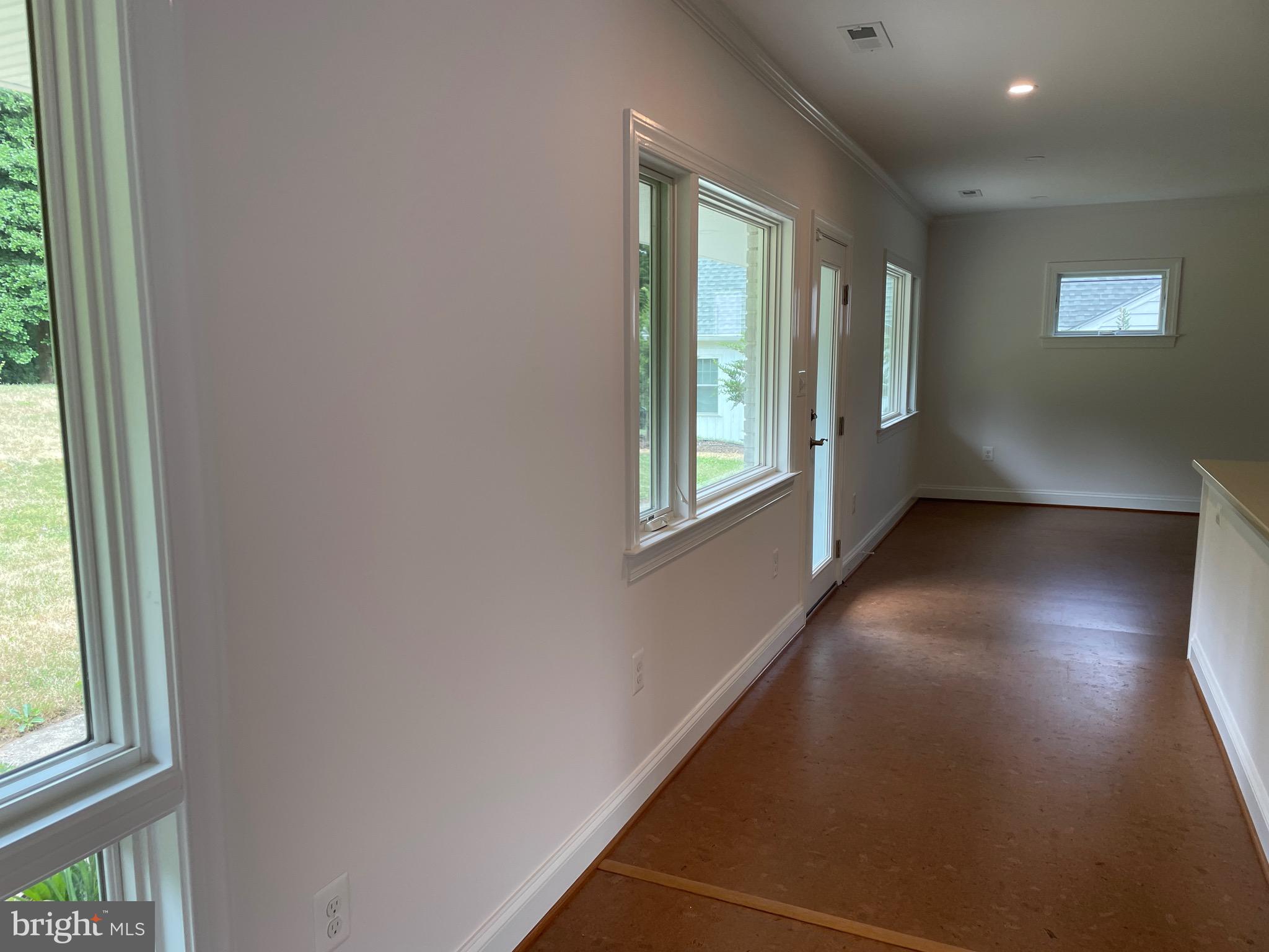 520 Piccadilly Road Towson, MD 21204 - Photo 25 of 27 Entry way