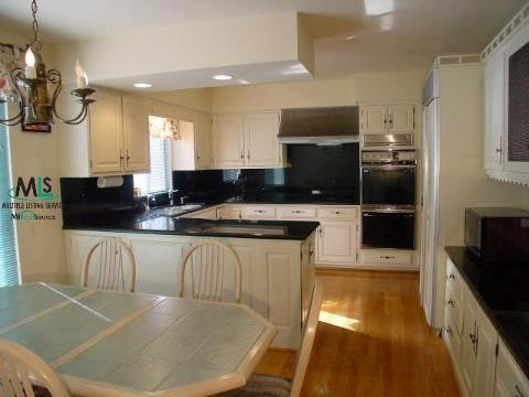 11 Oxford Road Grosse Pointe, MI 48236 - Photo 5 of 7 854528-4.JPG